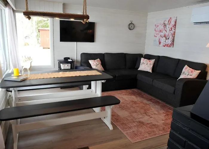 וילה Tiiramoekki פריקלה