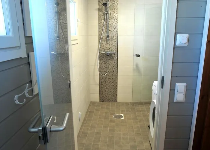 וילה Tiiramoekki *